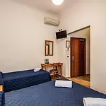 Nuova Italia Hotel 2*