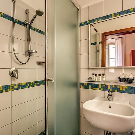 Nuova Italia Hotel 2*