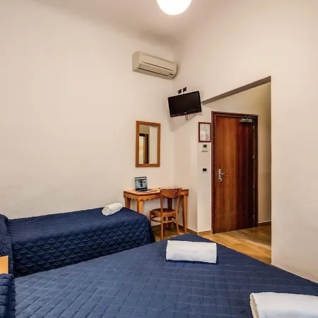 Nuova Italia Hotel 2*