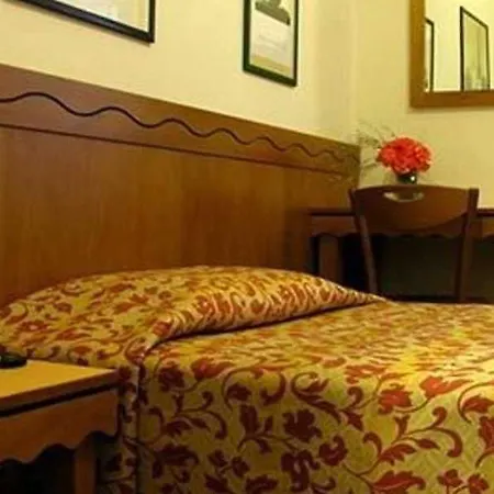 Hotell Nuova Italia