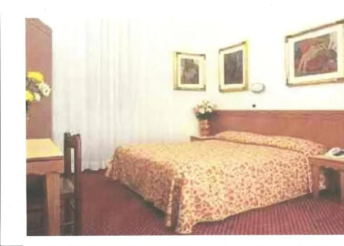 Nuova Italia Hotel 2*